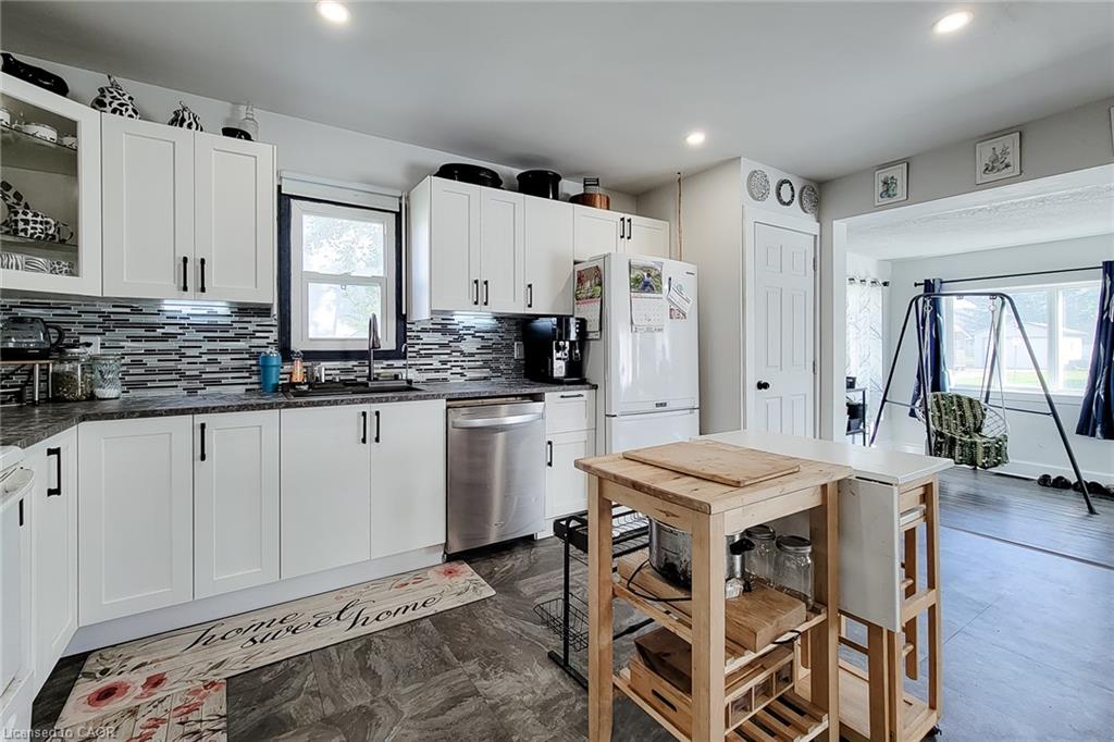 38 Clifford Avenue Property Photo 24