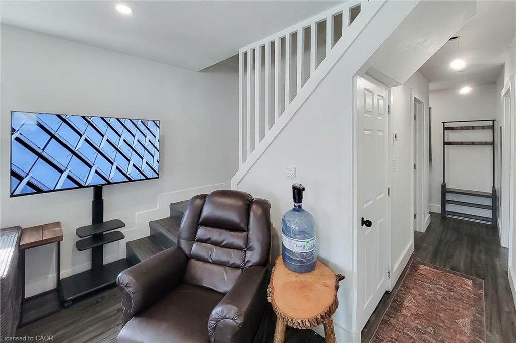 38 Clifford Avenue Property Photo 32