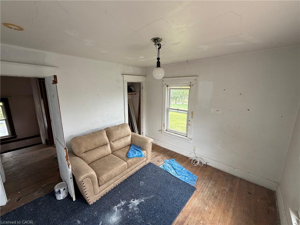 4445 John Street Property Photo 9