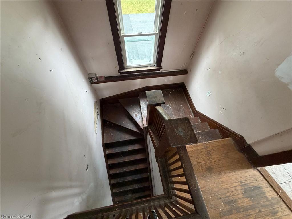 4445 John Street Property Photo 12
