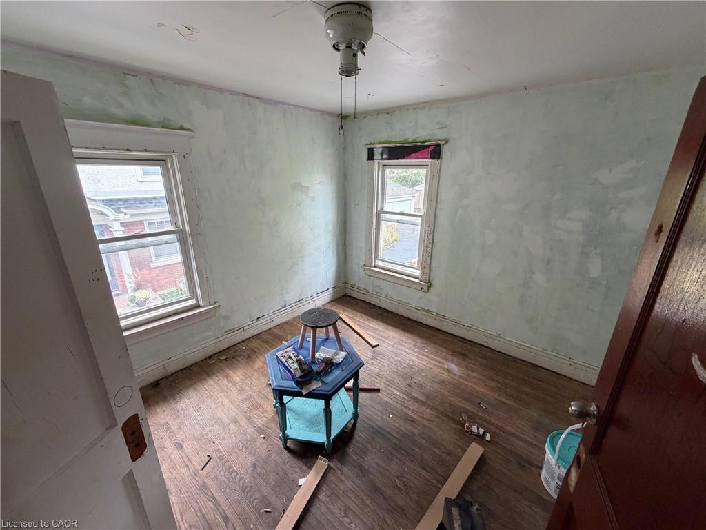 4445 John Street Property Photo 14
