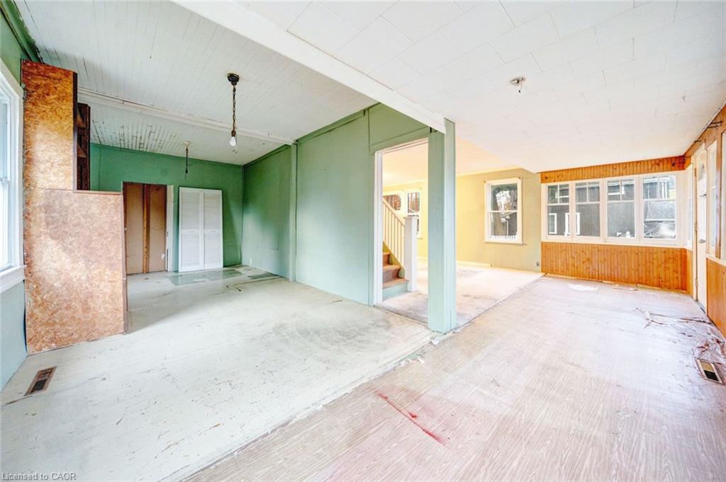 42 Cambridge Road E Property Photo 24