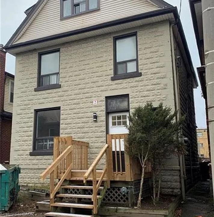 201-28 Myrtle Avenue Property Photo 1