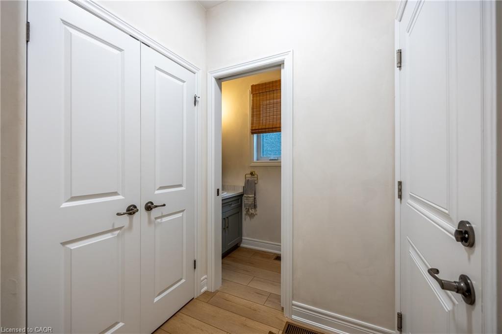 151 Lafayette Street E Property Photo 8