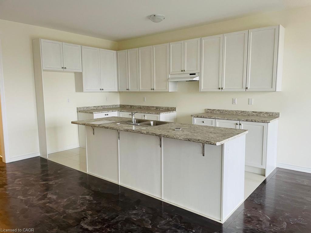 20 Donald Ficht Crescent Property Photo 5