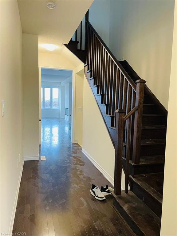 20 Donald Ficht Crescent Property Photo 8