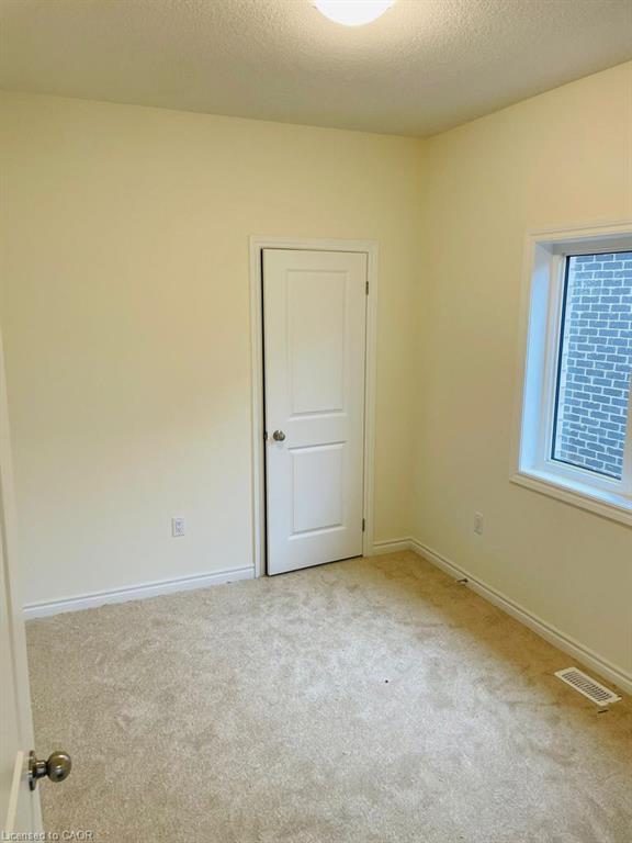 20 Donald Ficht Crescent Property Photo 11