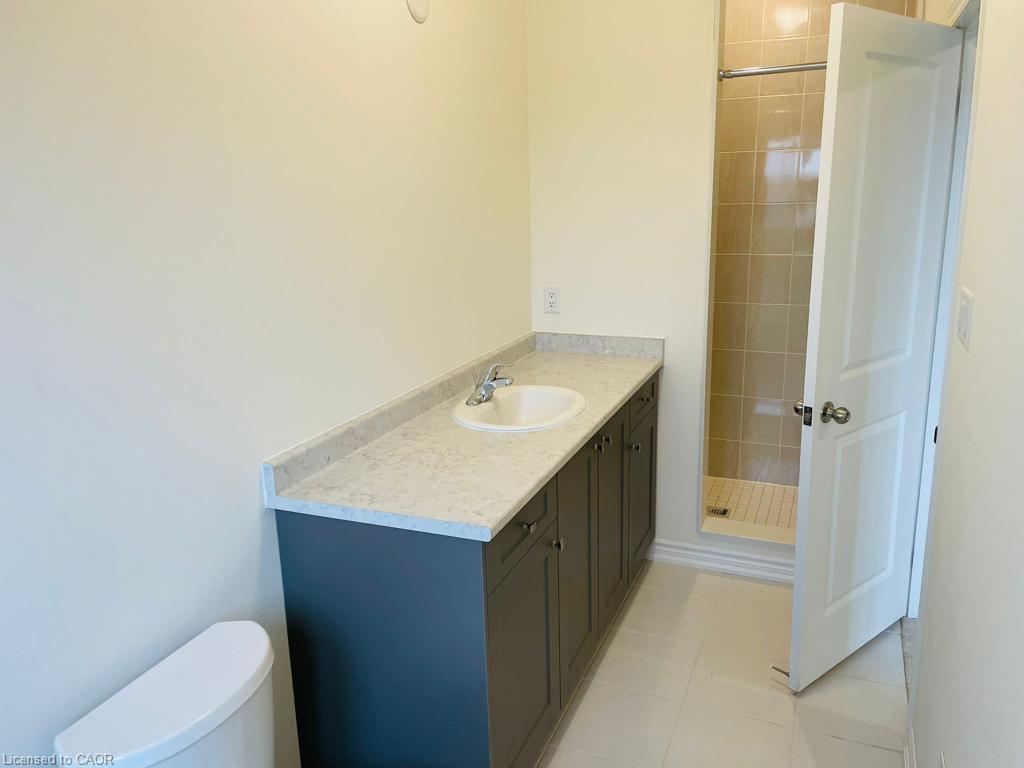 20 Donald Ficht Crescent Property Photo 17