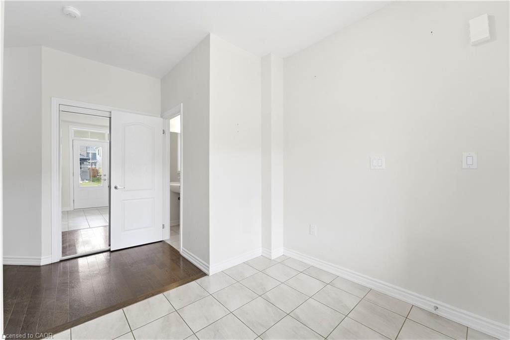 3205 Mosley Street Property Photo 4