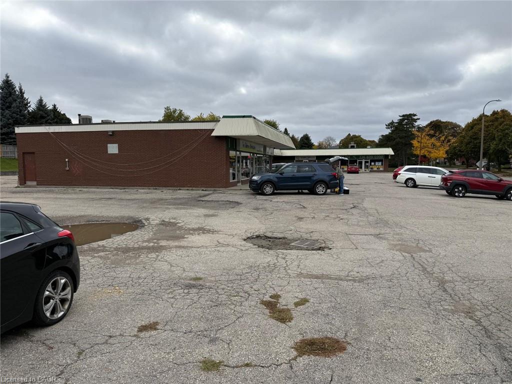 255 Toll Gate Boulevard Property Photo 4