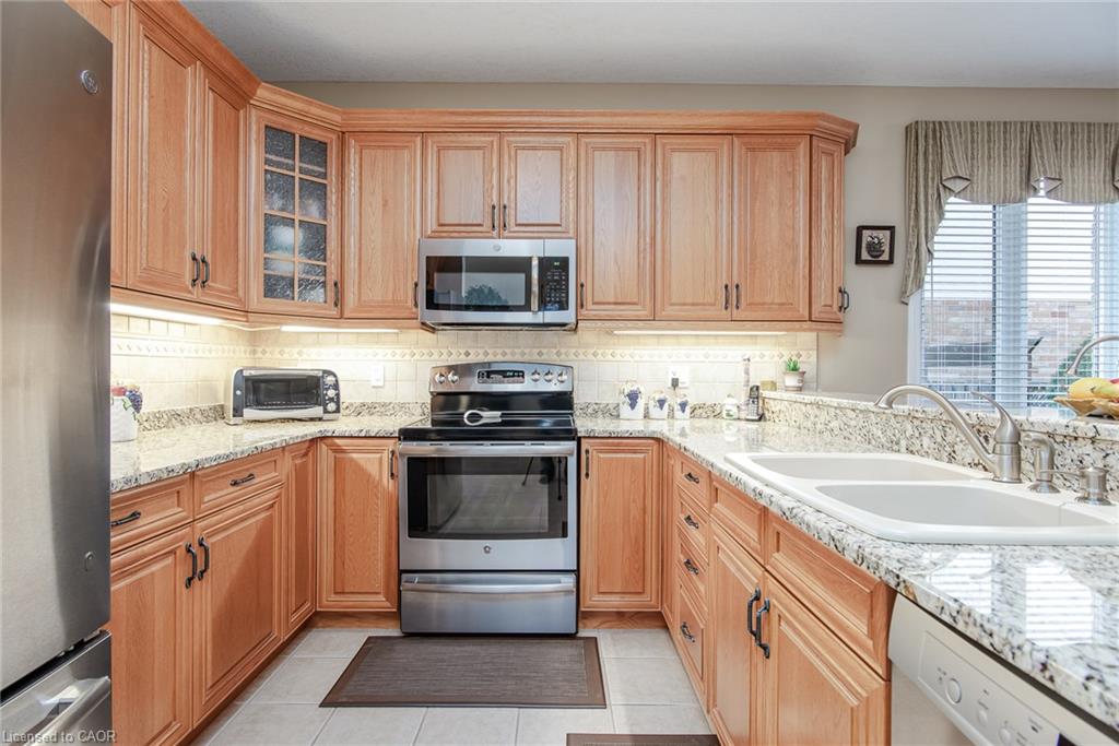 42 La Salle Street Property Photo 10