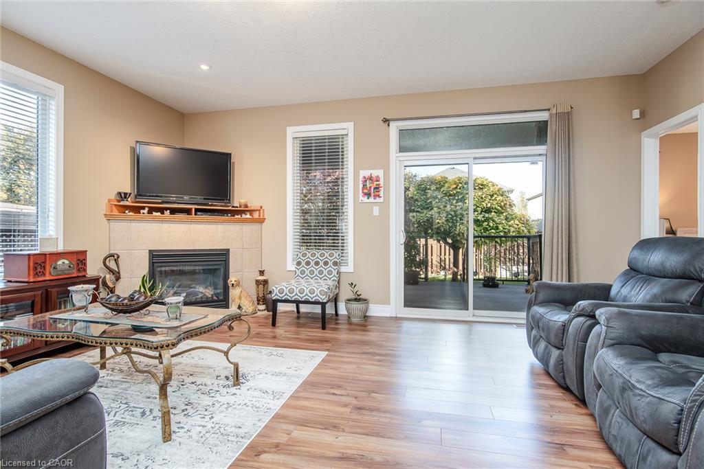 42 La Salle Street Property Photo 12