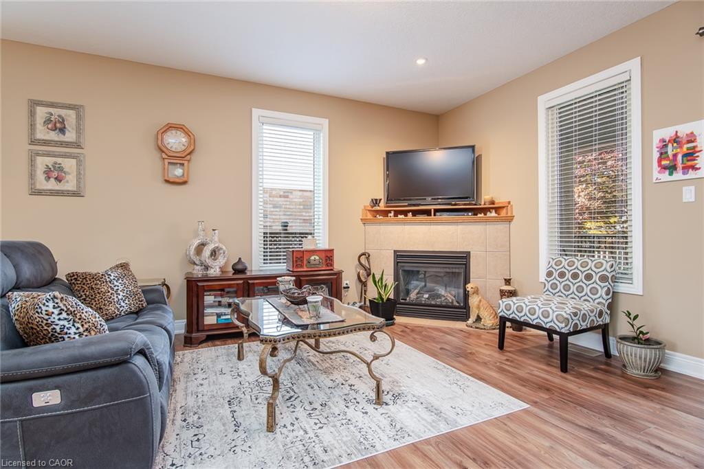 42 La Salle Street Property Photo 13