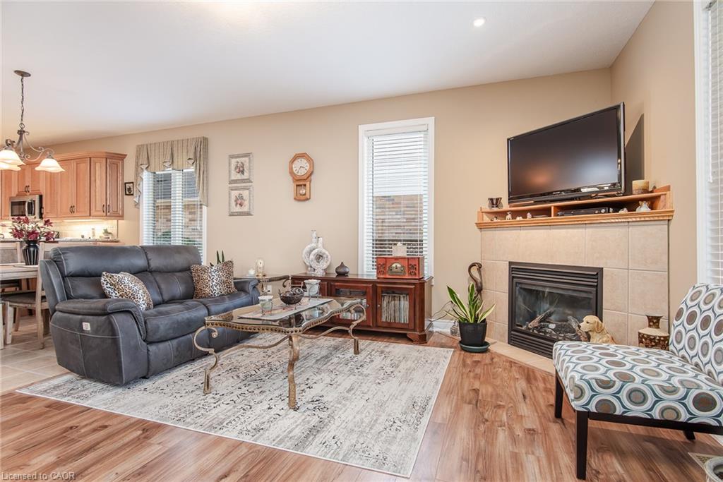 42 La Salle Street Property Photo 14