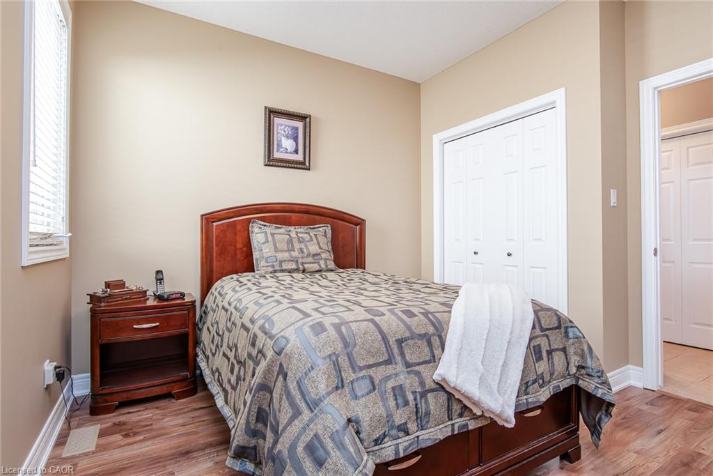 42 La Salle Street Property Photo 18