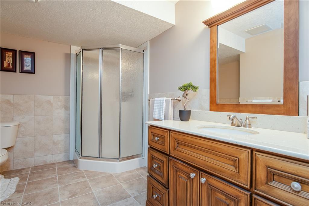 42 La Salle Street Property Photo 23