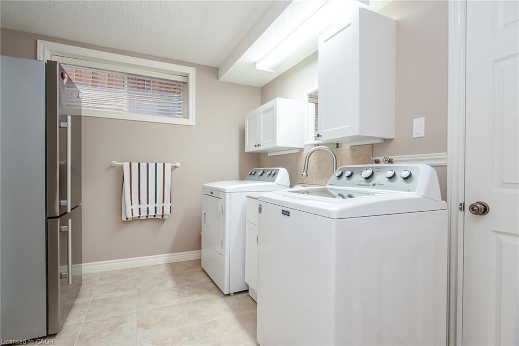 42 La Salle Street Property Photo 24