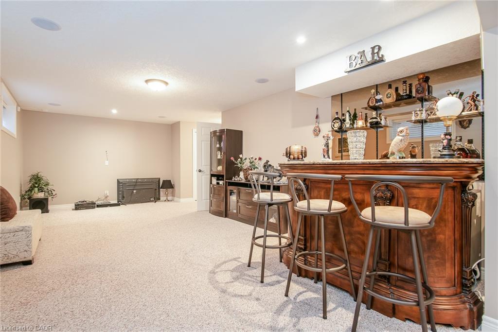 42 La Salle Street Property Photo 25