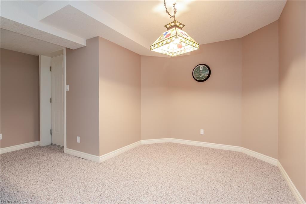 42 La Salle Street Property Photo 26