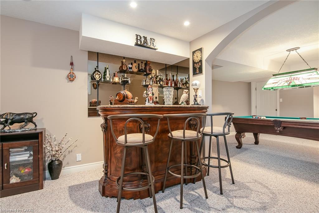 42 La Salle Street Property Photo 30