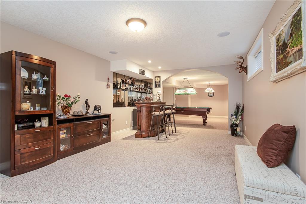 42 La Salle Street Property Photo 31