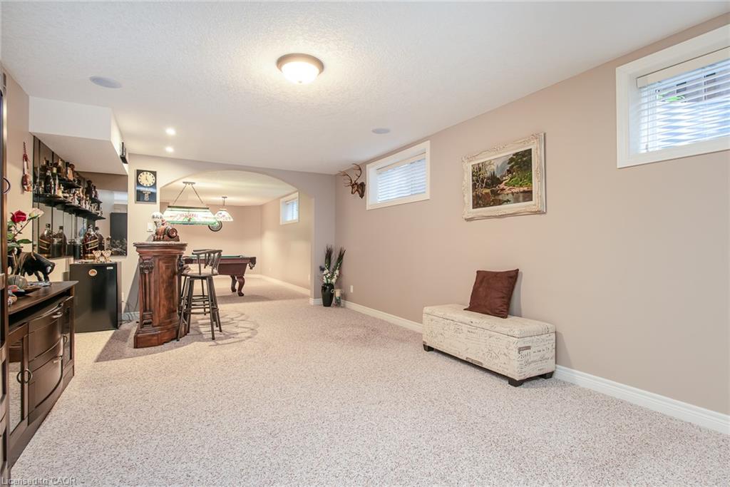 42 La Salle Street Property Photo 32