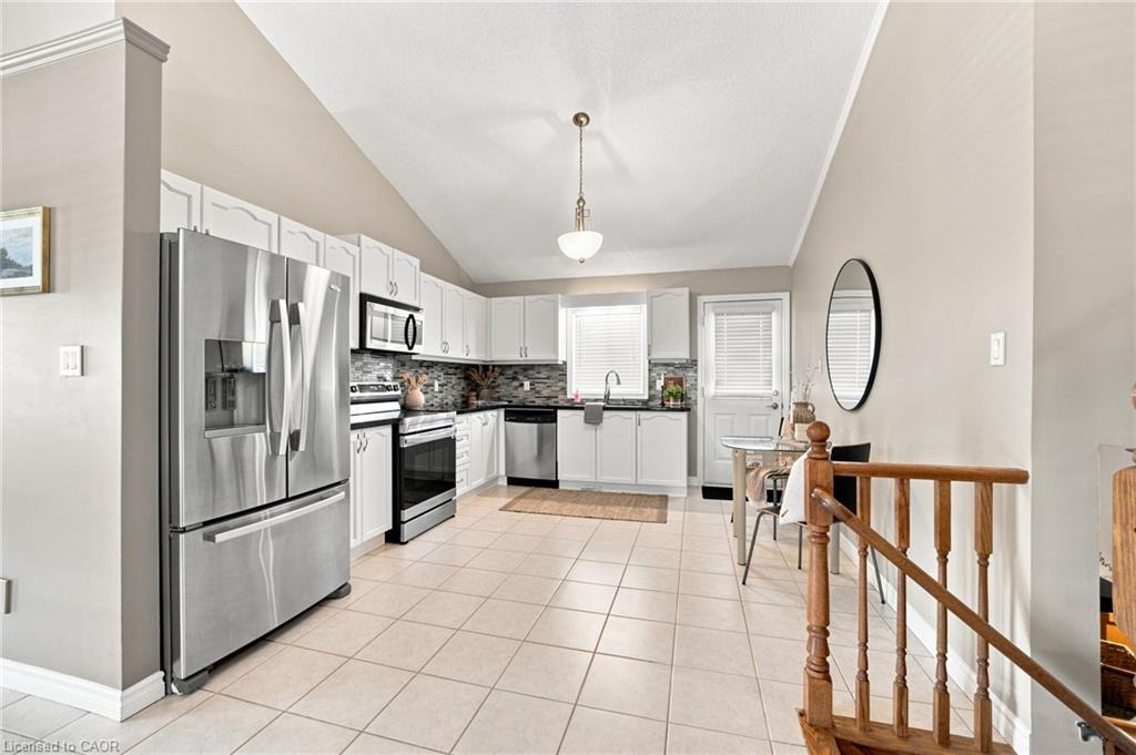 546 Jerseyville Road W Property Photo 13