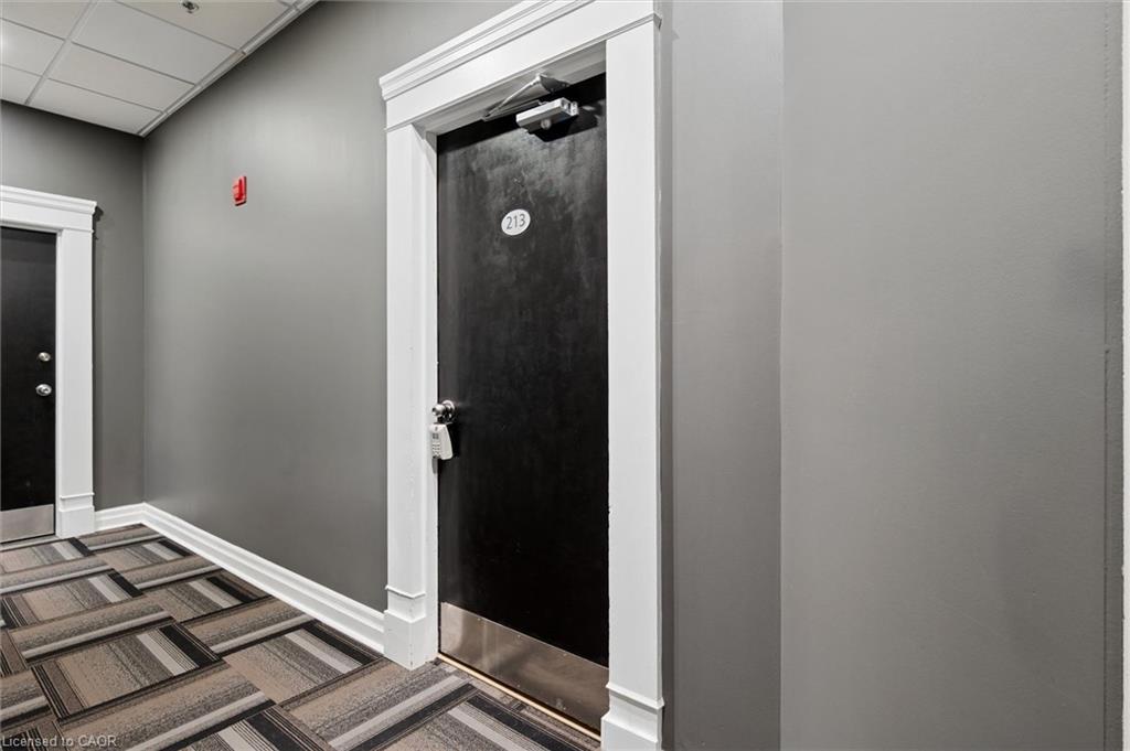 213-276 King Street W Property Photo 6