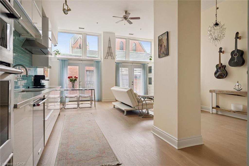 213-276 King Street W Property Photo 23