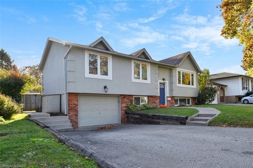 699 Castleguard Crescent Property Photo 3