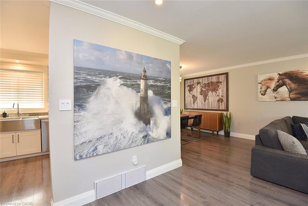 699 Castleguard Crescent Property Photo 10