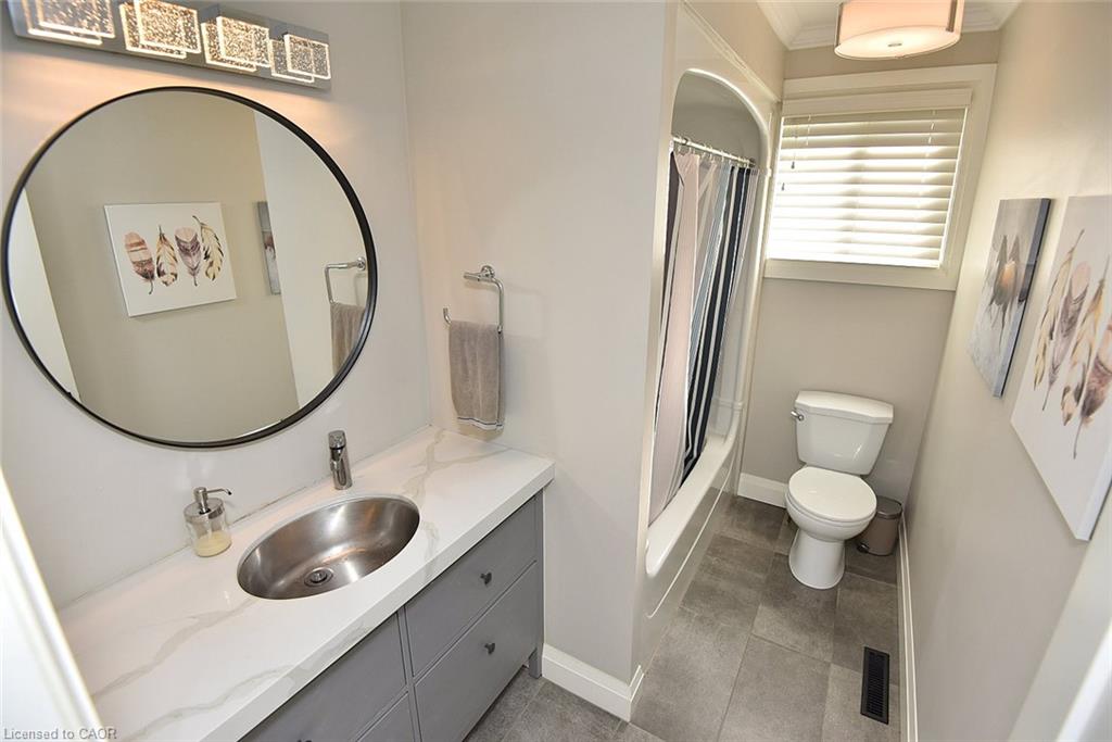 699 Castleguard Crescent Property Photo 33
