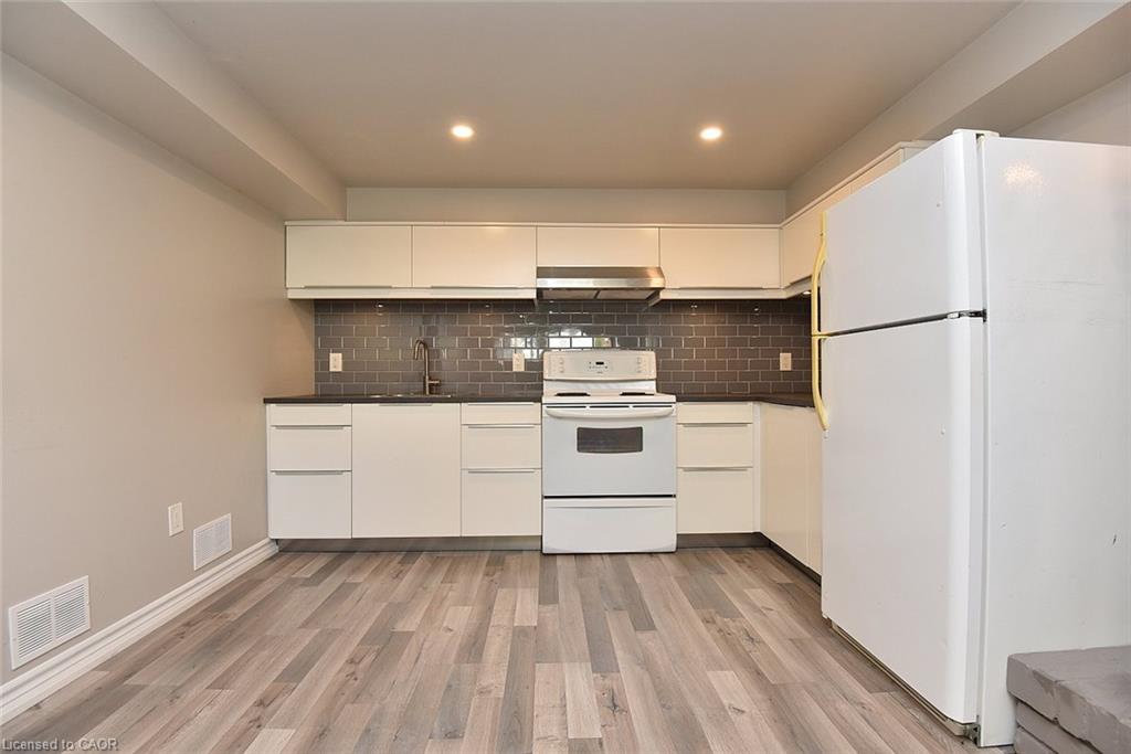 699 Castleguard Crescent Property Photo 35