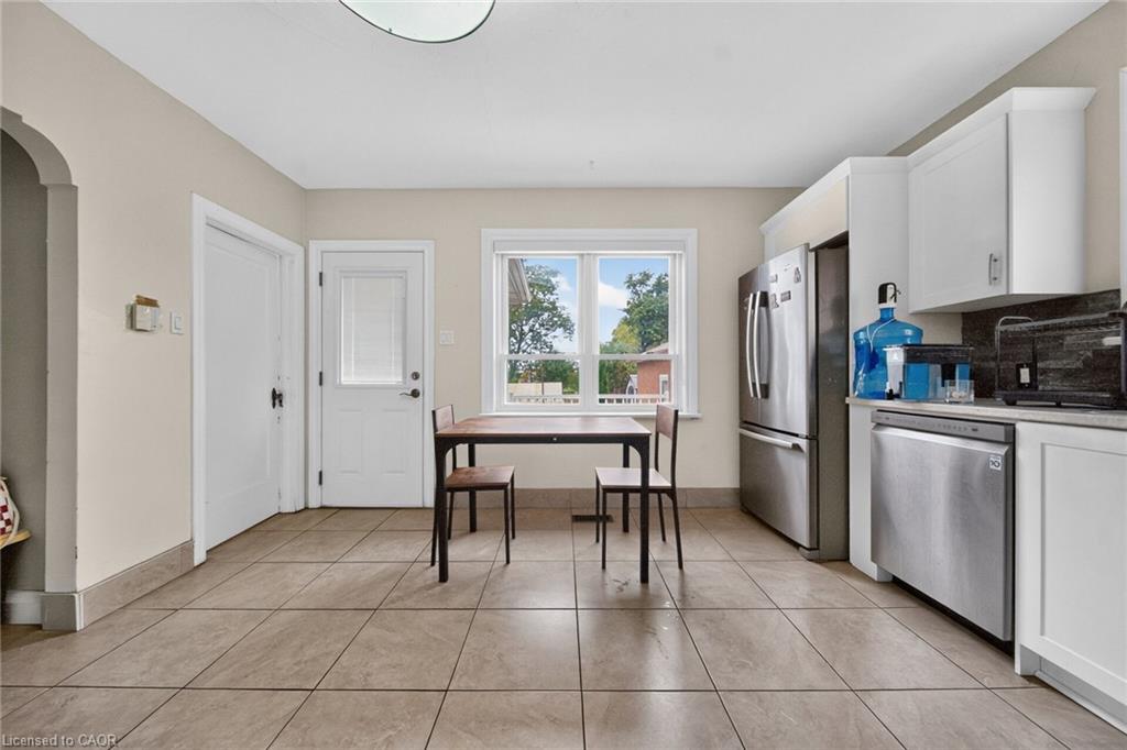 16 Garden Street Property Photo 19