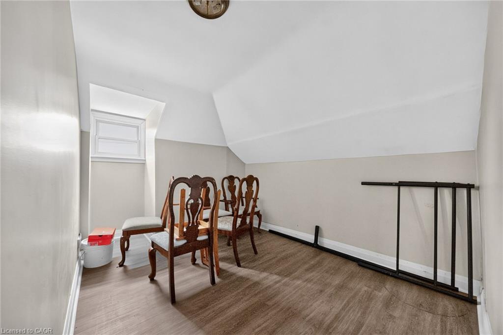 16 Garden Street Property Photo 23