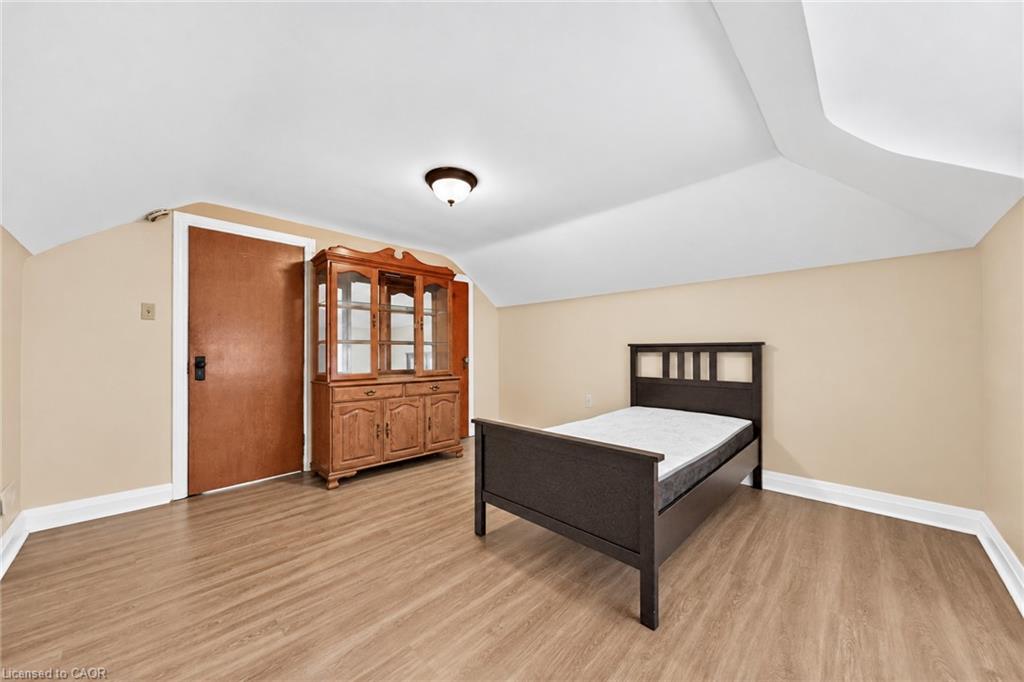 16 Garden Street Property Photo 25