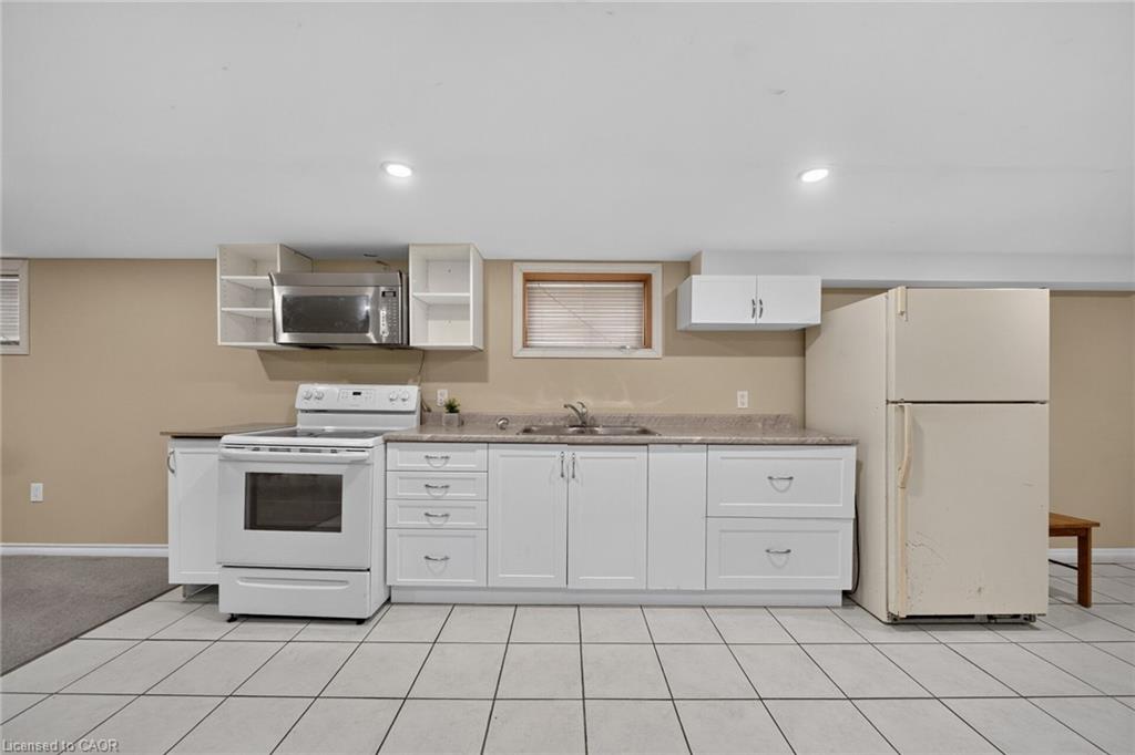 16 Garden Street Property Photo 27