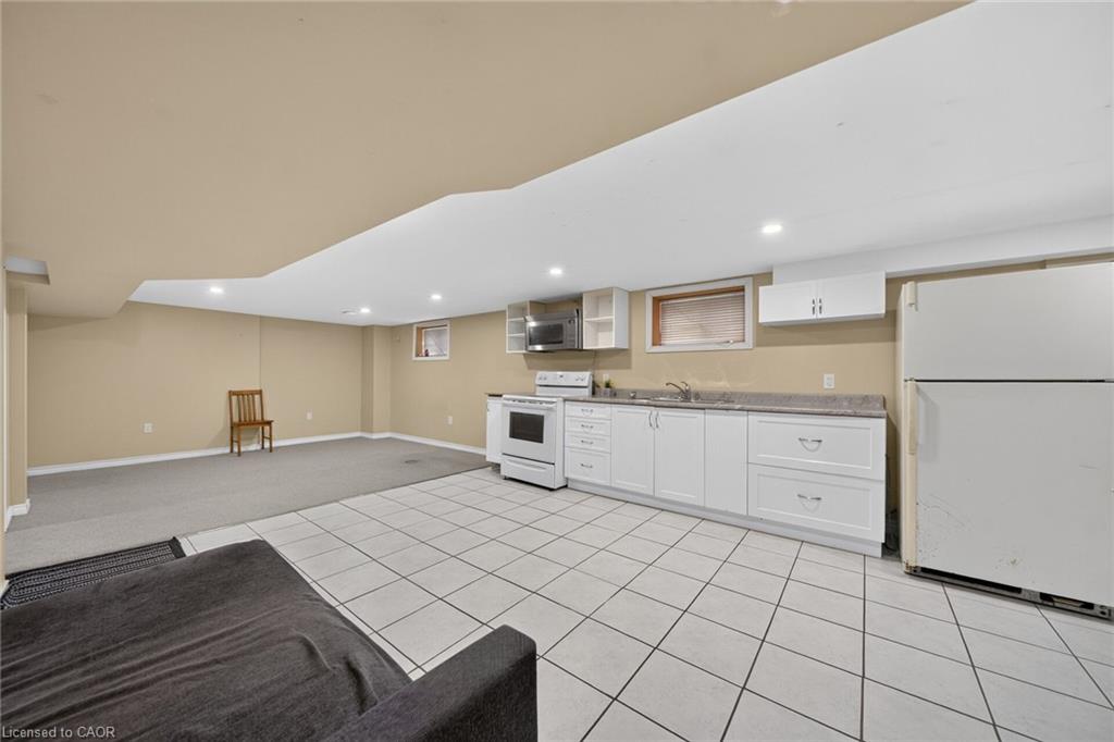16 Garden Street Property Photo 28