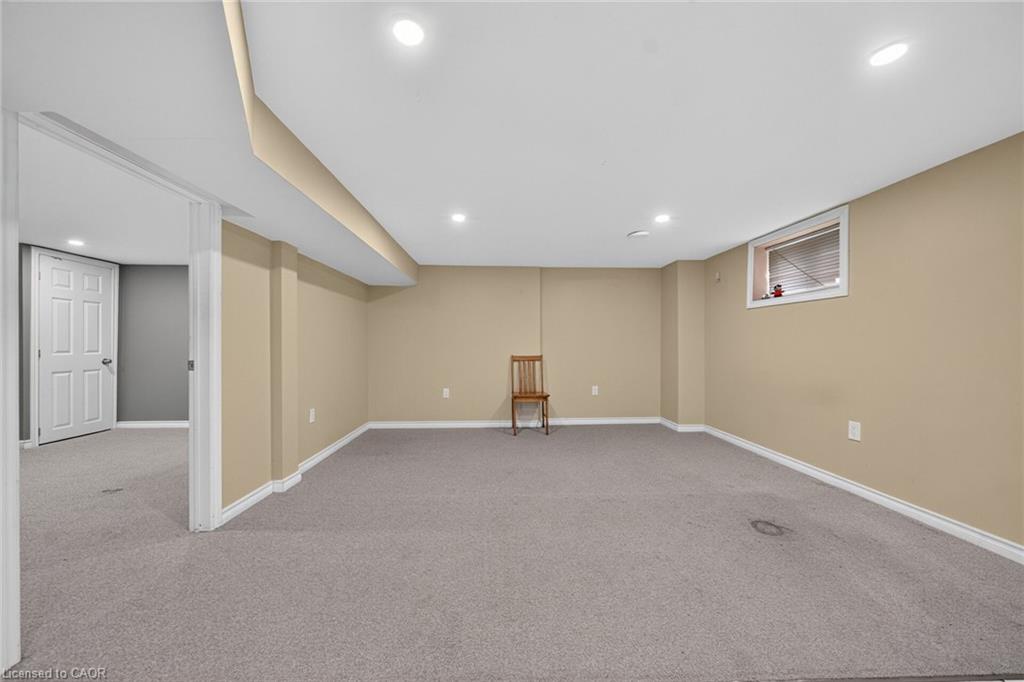 16 Garden Street Property Photo 29