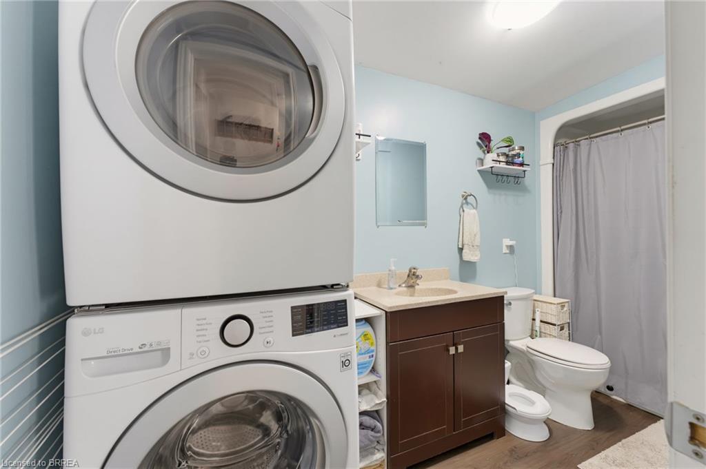256 Dundas Street Property Photo 16