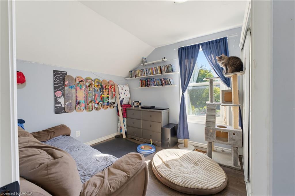 256 Dundas Street Property Photo 21