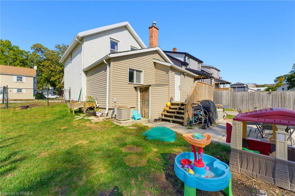 256 Dundas Street Property Photo 26