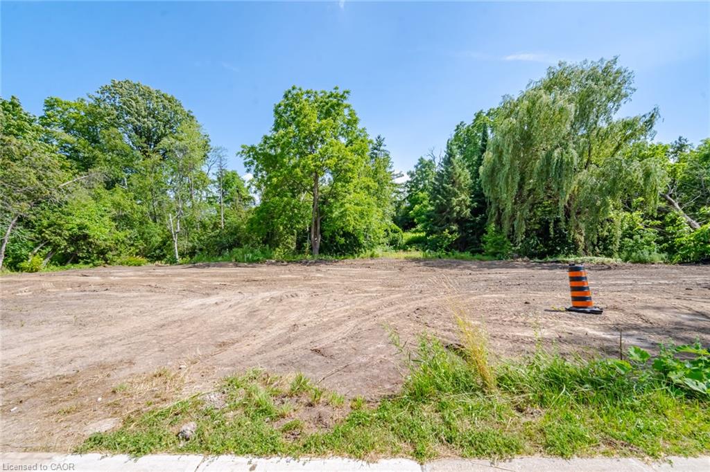 2207 Embleton Road Property Photo 7