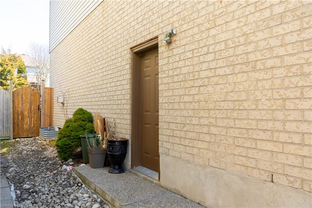 845 Brandenburg Boulevard Property Photo 2
