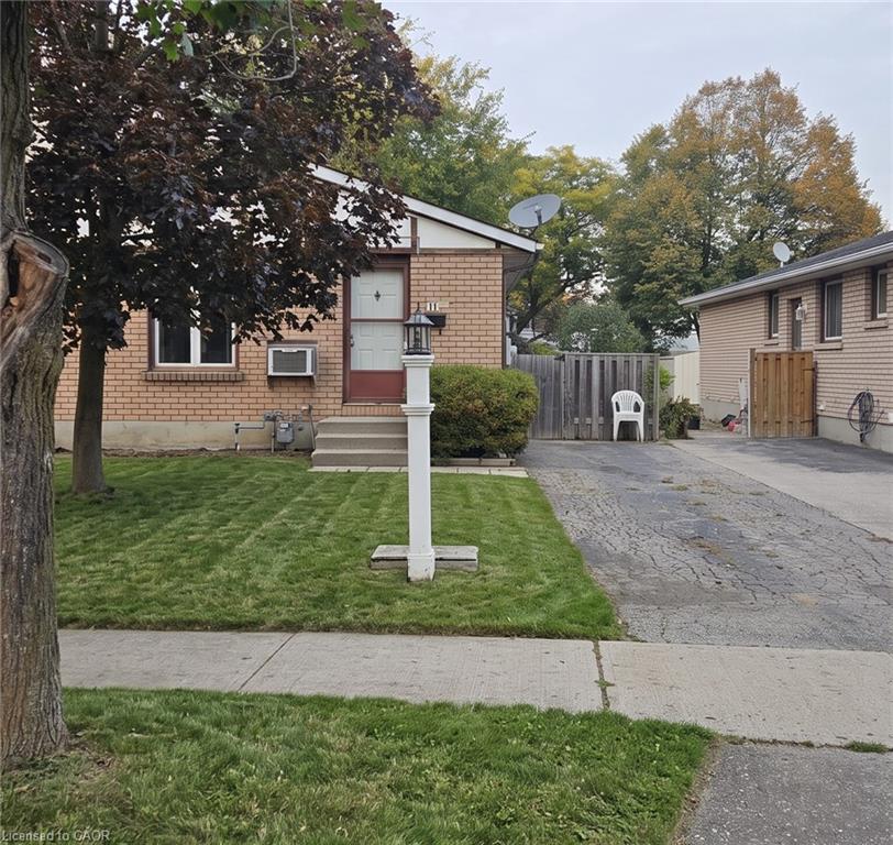 11 Debby Crescent Property Photo 3
