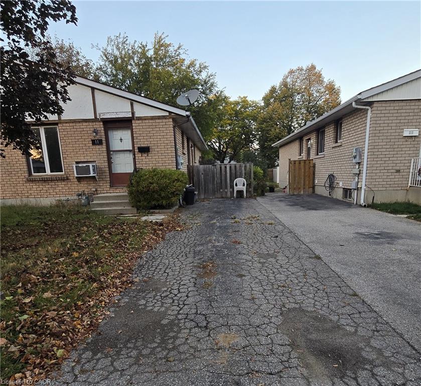 11 Debby Crescent Property Photo 4