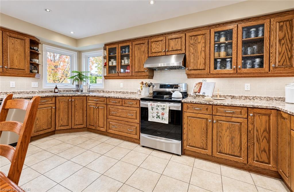204 Park Avenue W Property Photo 11