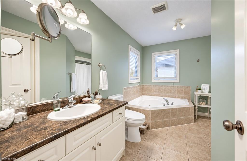 204 Park Avenue W Property Photo 19