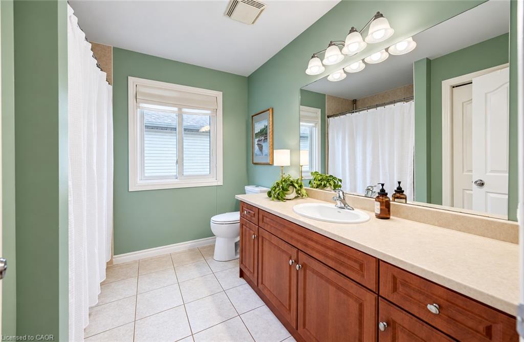 204 Park Avenue W Property Photo 24