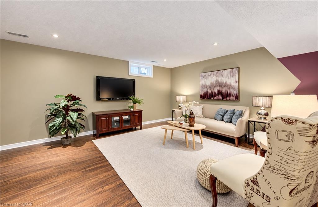 204 Park Avenue W Property Photo 25